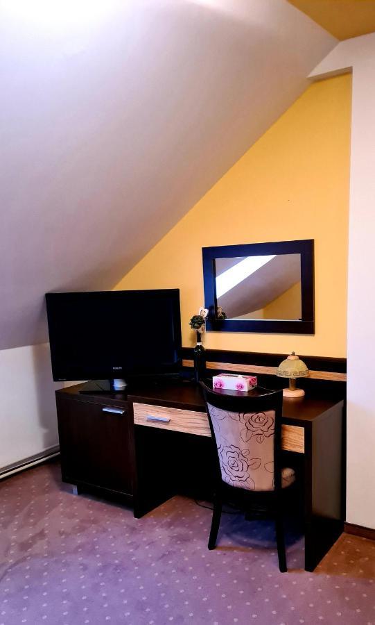Hotel Cierny Orol Rožňava Eksteriør bilde